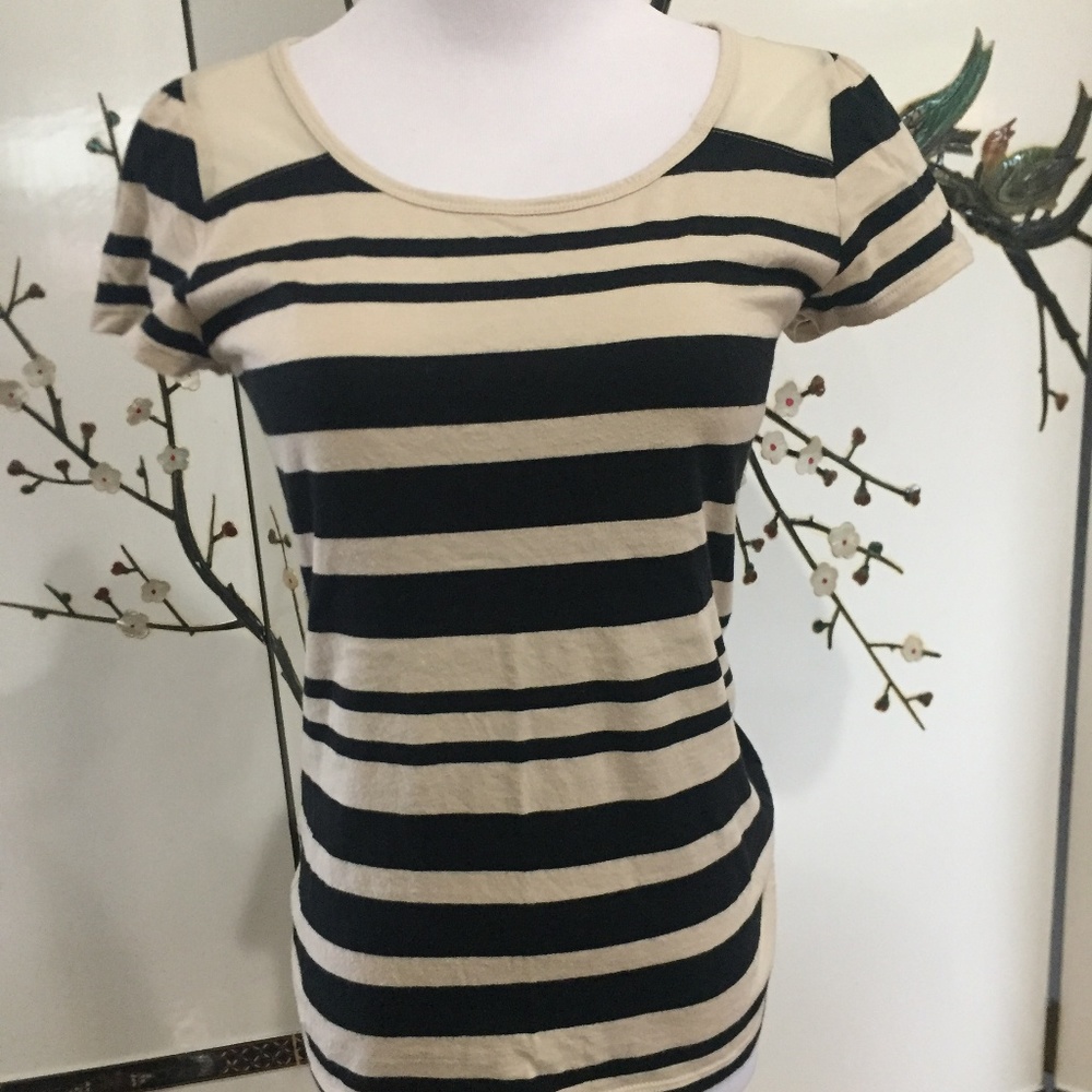 black and beige striped t-shirt
